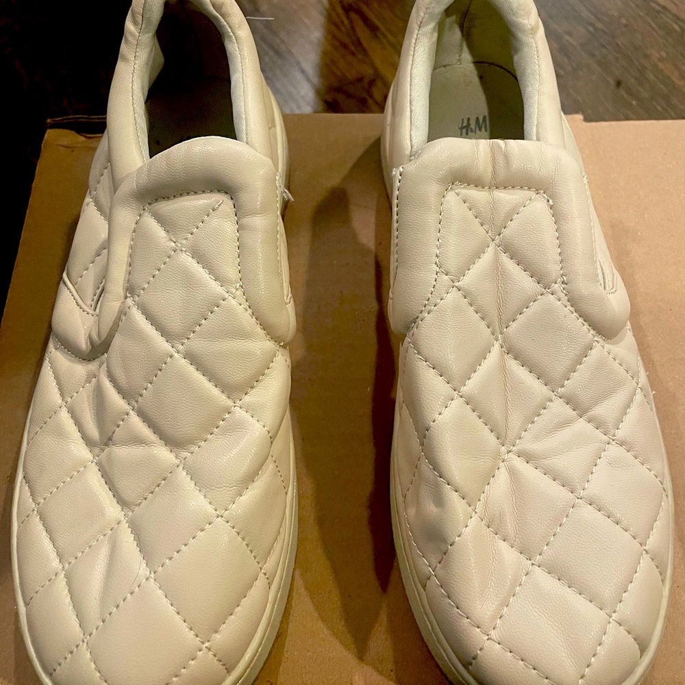 Slip on sneakers